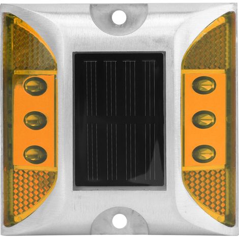 Die Solarbetriebene Led-bodenmarkierung Beleuchtet Die Wasserdichte Gelbe Außeneinfahrtsmarkierungsleuchte.
