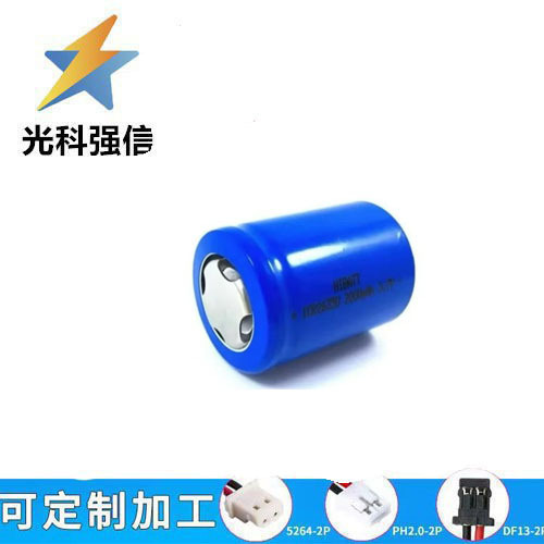 Hochleistungs-lithium-akku (26350) Mit 2000 Mah (3,7 Va) Für Hochleistungstaschenlampen Mit Einer Vollen Entladekapazität Von 5 A.