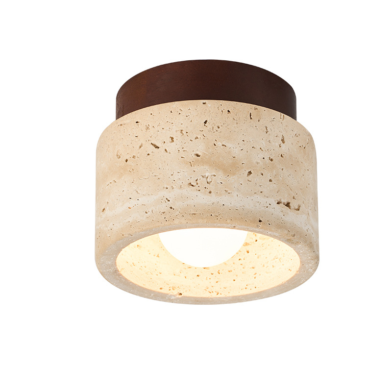 Ein Gelber Marmorleuchter Im Japanischen Wabi-sabi-stil Mit Beleuchtung Nahe Der Decke Ein Kreativ Gestalteter Cremefarbener Leuchter.