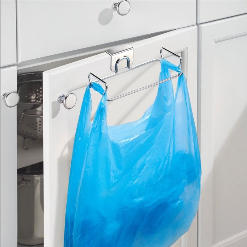 Küchengarderobe Aus Edelstahl Zur Aufbewahrung Von Handtüchern, Mülleimern Und Abfall.