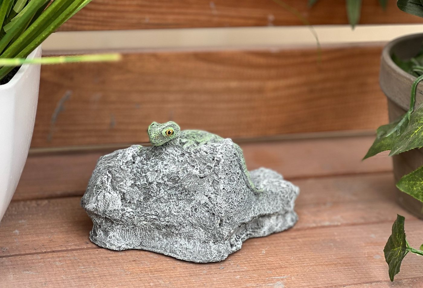 Stone and Style Gartenfigur Frostfeste Steinfigur Gecko auf Stein Bild 4