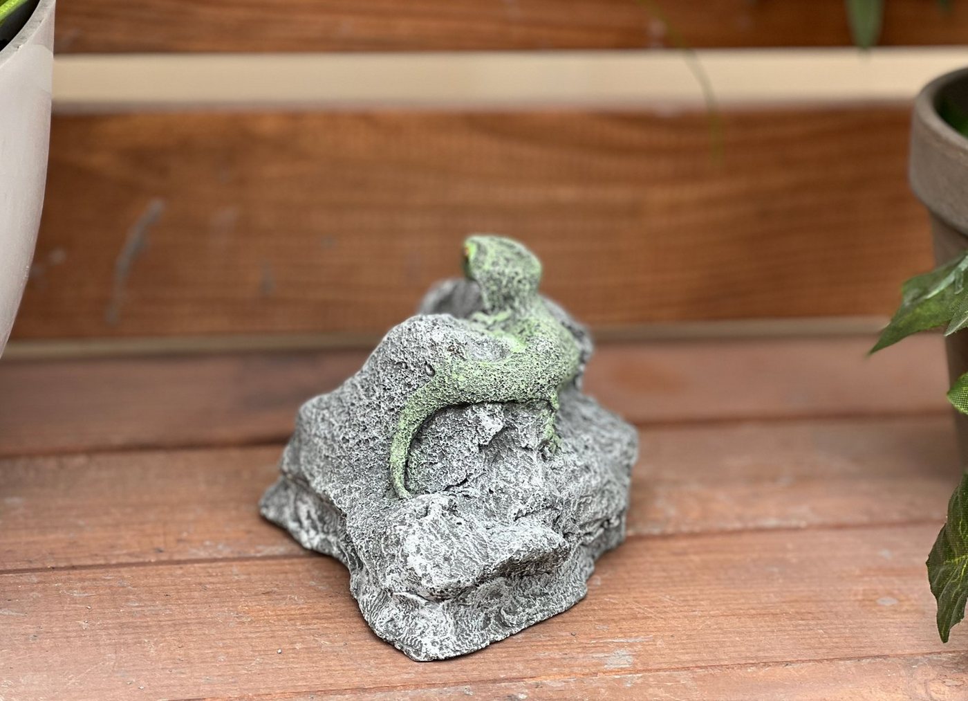 Stone and Style Gartenfigur Frostfeste Steinfigur Gecko auf Stein Bild 5