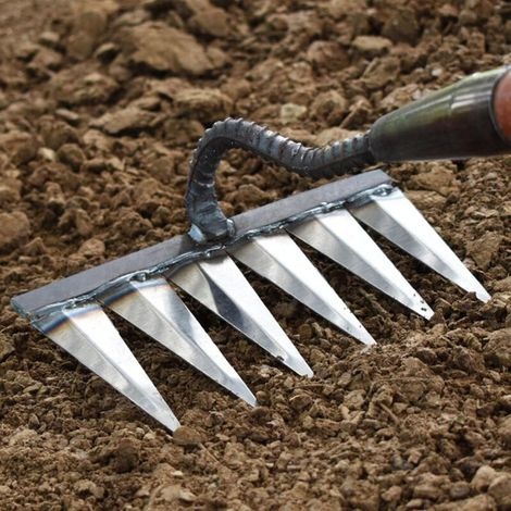 Gartenrechen Mit Metallzähnen – Robuster Metallrechen Zum Jäten Und Entblättern Von Steinen Und Kies.