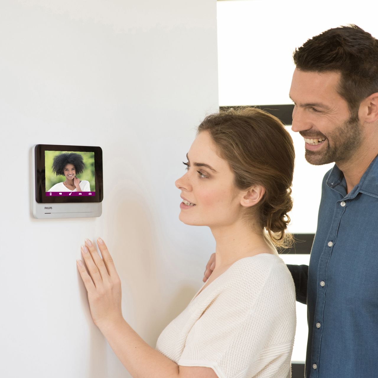 Philips Video-Türsprechanlage WelcomeEye Connect 2 7 Zoll Touchscreen Bild 2