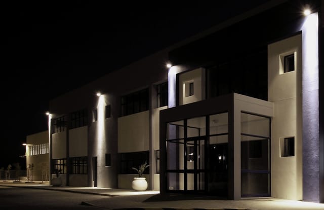 Philips LED Außenstrahler Projectline schwarz 20 W 1800 lm