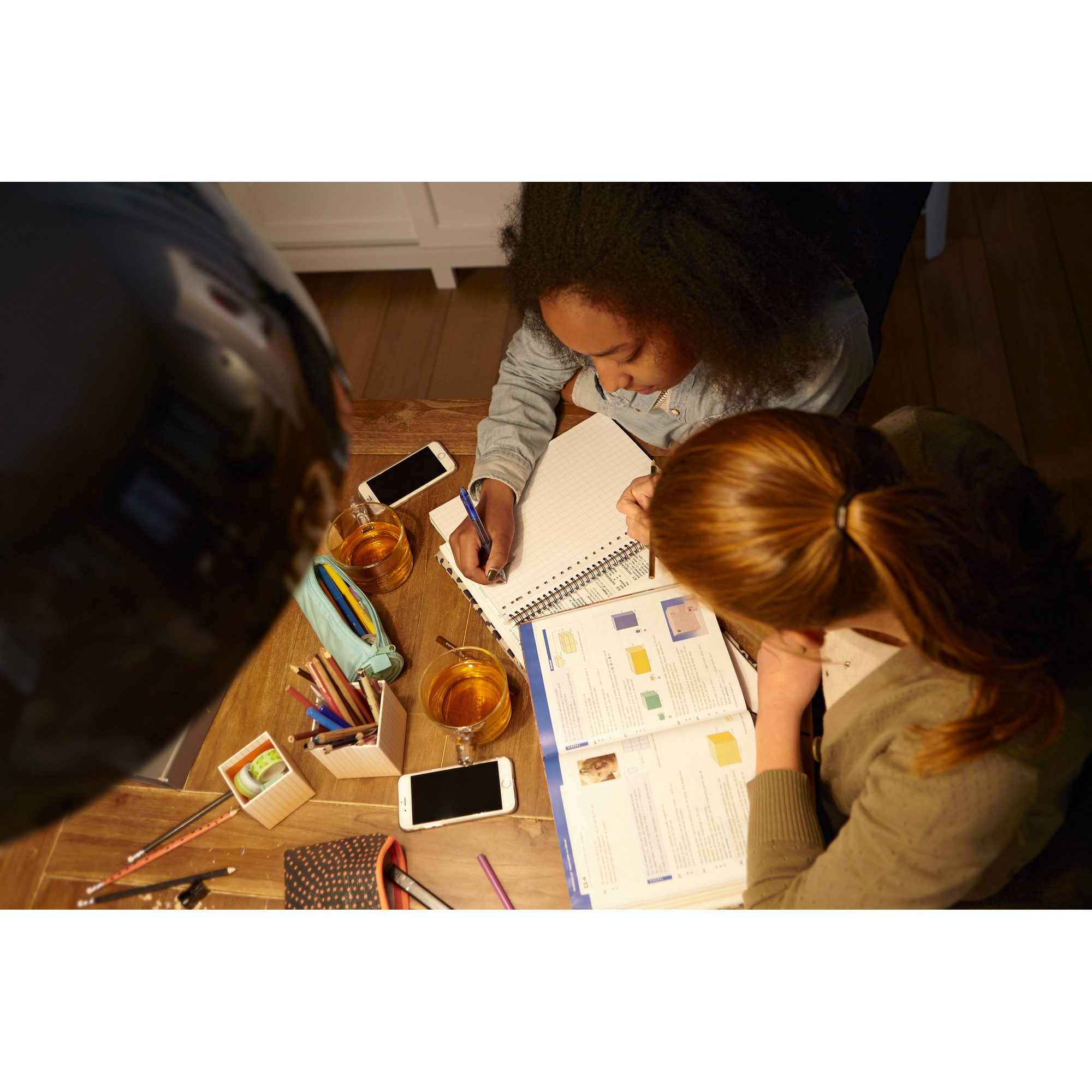 Philips LED-Leuchtmittel Filament Kerzenform B35 E14 4,3W neutralweiß matt Bild 3