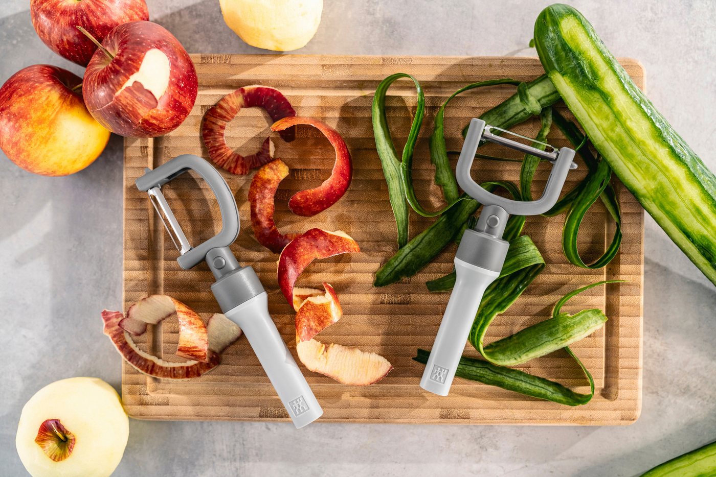 Zwilling Sparschäler Z-Cut, (2-in-1-Sparschäler, Schutzhülle), 2-in-1, Lang- und Querschäler in einem, für Links- und Rechtshänder
