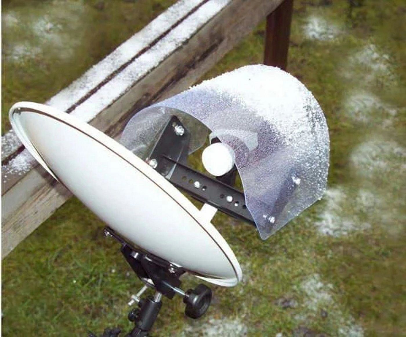 Westfalia Werkzeug Schutzhaube Regen- und UV-Schutz für LNBs von SAT-Anlagen Bild 2