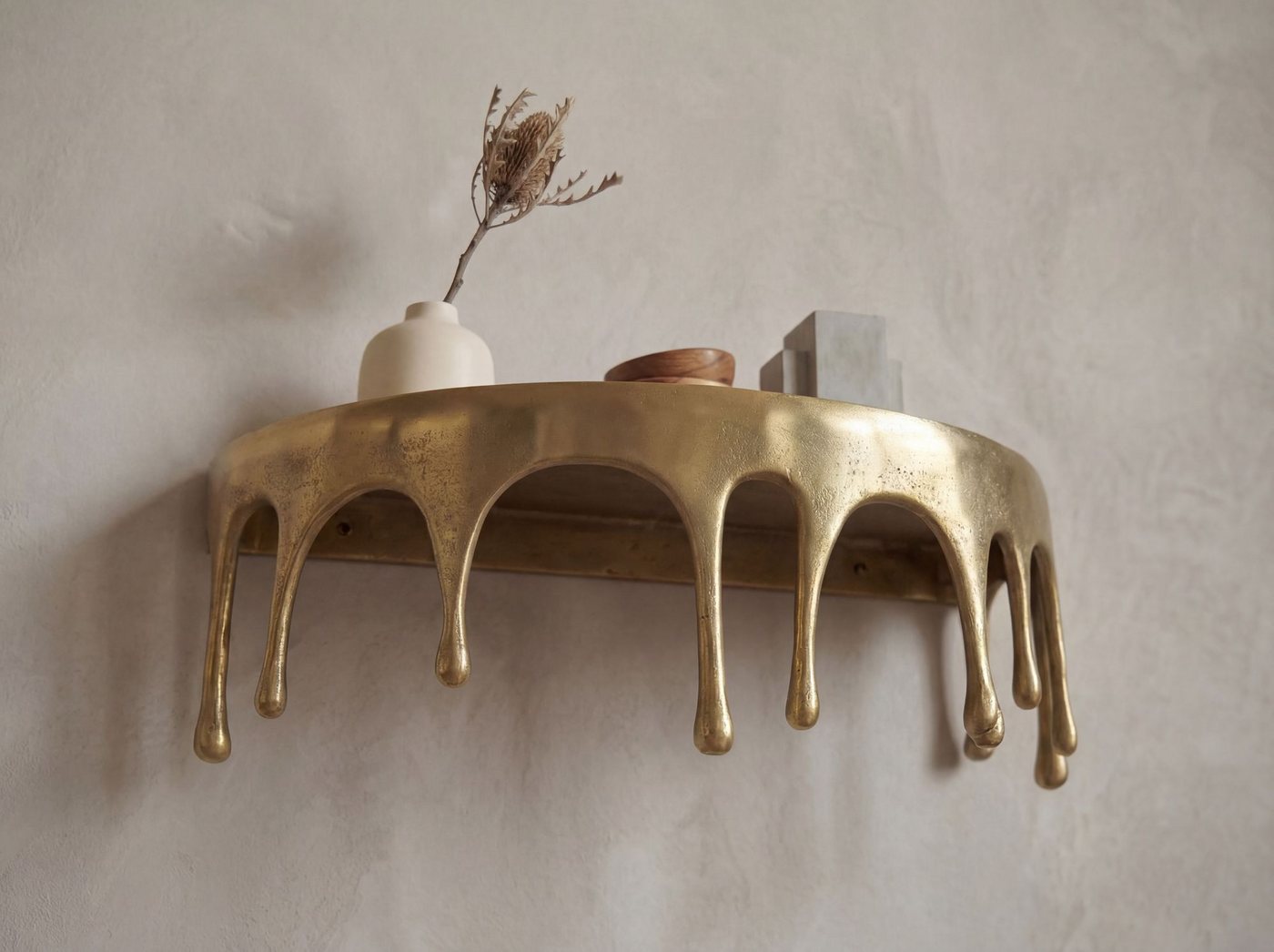 FINEBUY Wandregal FB77611 35cm Aluminium Gold Hängeregal Schweberegal Wandboard Metall, Originelles Hängeregal in edler Tropfenoptik, Komplett aus robustem Aluminium gefertigt Bild 3