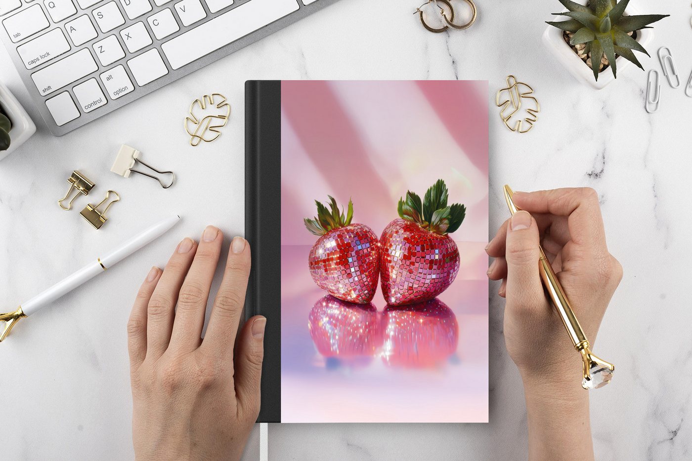 MuchoWow Notizbuch Disco - Obst - Glitzer - Erdbeere, Notebook, Notizblock a5, Tagebuch, Journal Liniert Bild 2