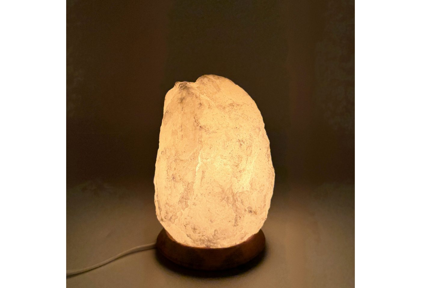 HAF Salzkristall-Tischlampe Salzlampe Naturform 2-3kg Weiß Salzkristalllampe inkl. Fassung + Birne, Leuchtmittel wechselbar, Warmweiß/Rosa, Handgefertigt - jeder Stein ein Unikat Bild 4