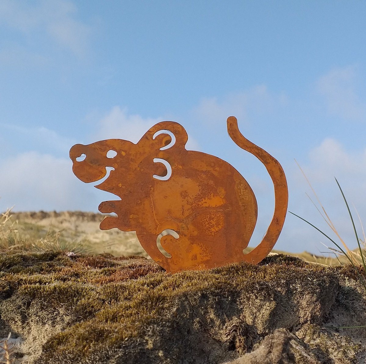 LB H&F Lilienburg Tierabwehr-Attrappe Maus Dekofigur Deko Figur Stecker Garten Metall Rost Rostdeko, (Gartenfigur Dekoration Roststecker Schreck Abwehr Maus Mäuse Frühling Geschenk Feldmaus Edelrost Rostfigur Mäuseschreck Mäuseabwehr Mäusevertreiber Mauseschrecke Mauseabwehr Dekofigur rostig, rostige Dekostecker Metallstecker Herbst Herbstdeko Tierfigur), Gartendeko Gartenstecker Vertreiber Schutz Wühlmaus Blumenstecker Bild 4