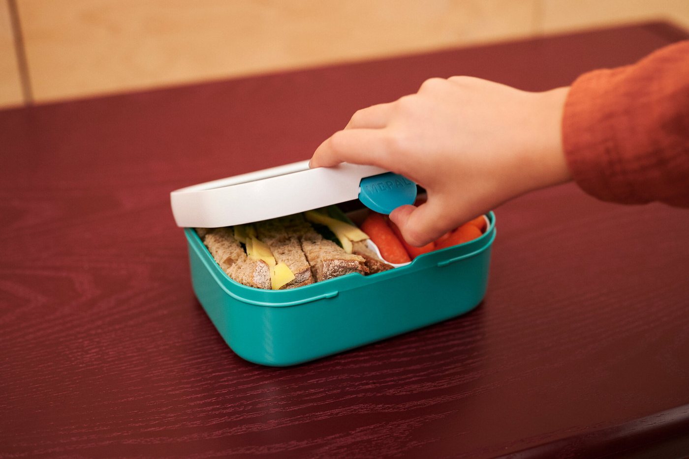 Mepal Lunchbox Brotdose für Kinder, stoßfest und langlebig, ideal für unterwegs, kinderfreundliches Design, Paw Patrol Pups Bild 2