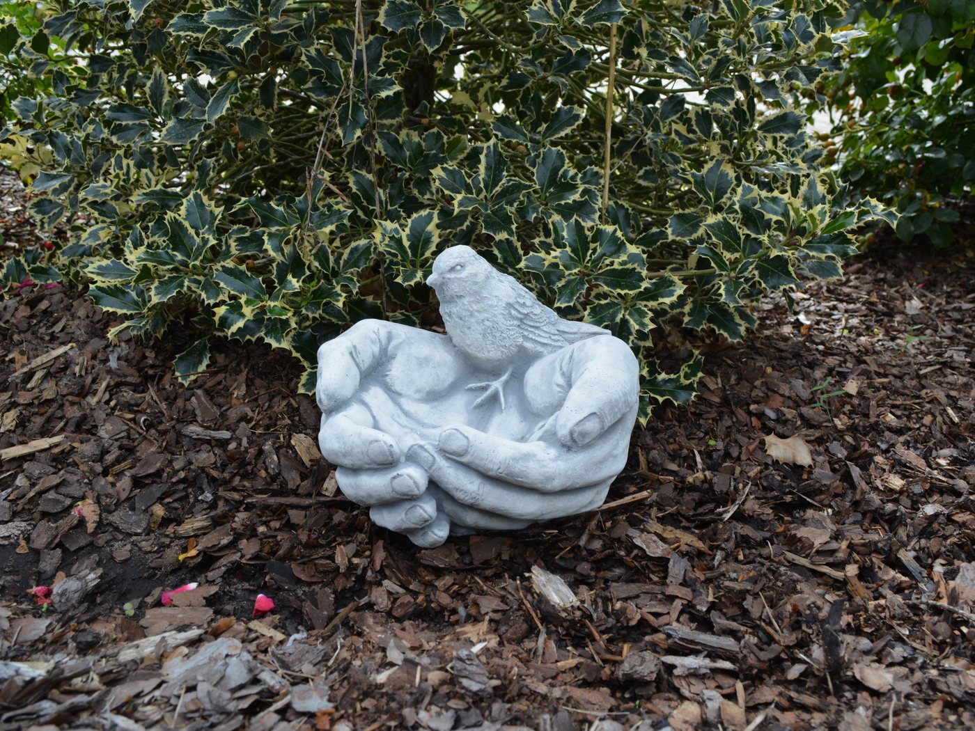 gartendekoparadies.de Gartenfigur Vogel-Trinkschale Hand, Steinfigur, H. 18 cm, 6 kg, Frostsicher Bild 2