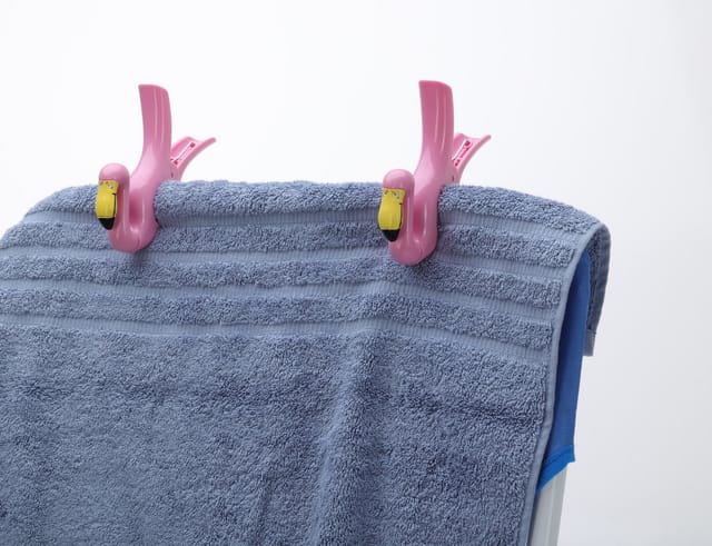 Koopman Handtuchklemme Clips Strandtuch Bunt 4 er Set, 4 Stk, Flip-Flops + Sonnenbrille, Kleidungsmotive, Strandurlaub