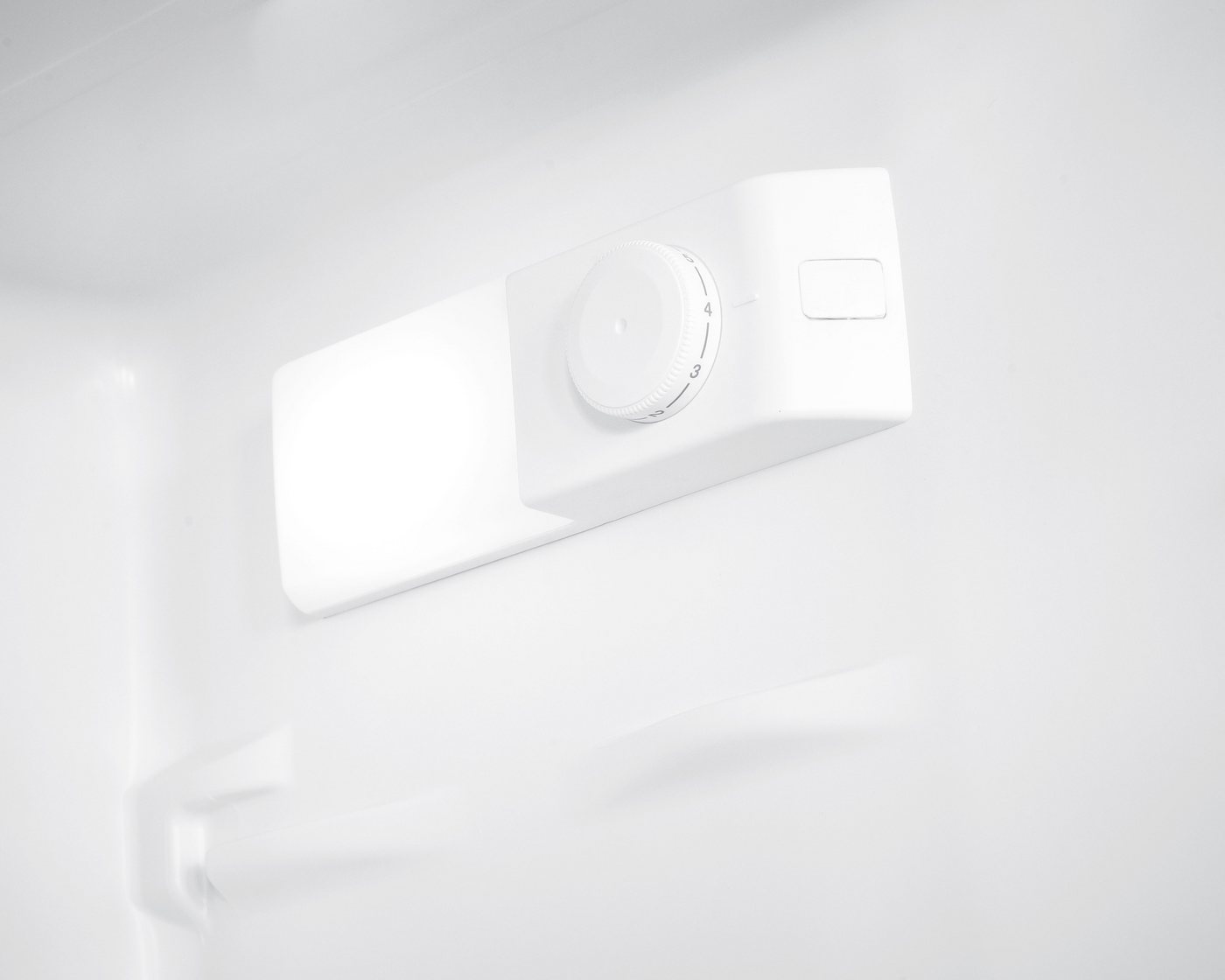 Amica Kühl-/Gefrierkombination KGC 384 115 W, 143 cm hoch, 50 cm breit, Kompakt gebaut, groß im Nutzen – perfekt für Apartments Bild 3