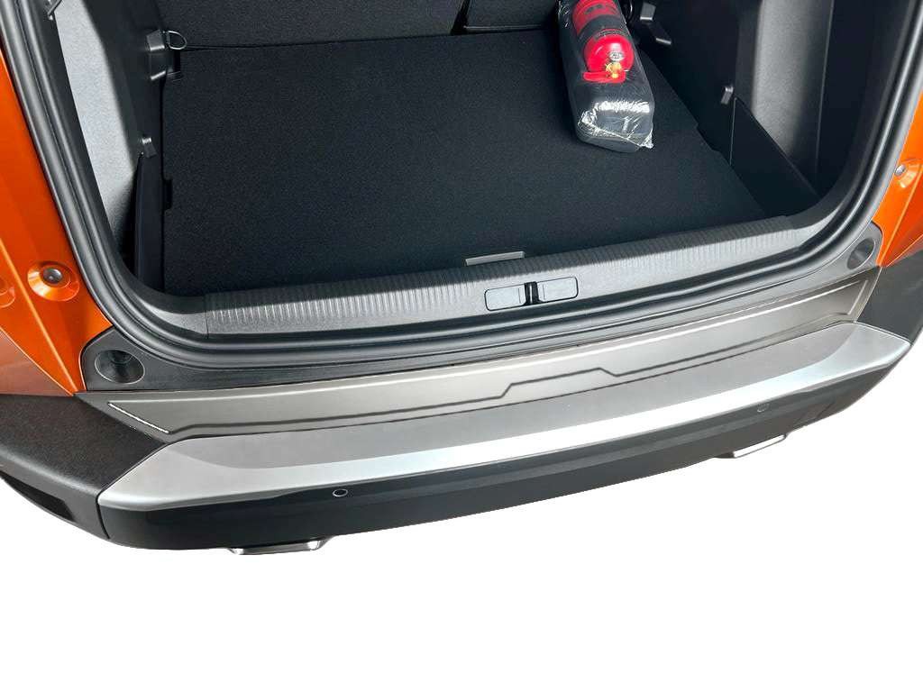 RECAMBO Ladekantenschutz für Peugeot 2008 II, ab 2019, DESIGN AUFLAGE Stoßstangenschutz, V2A rostfrei, Exklusive Optik, praktischer Schutz & perfekte Passform Bild 3