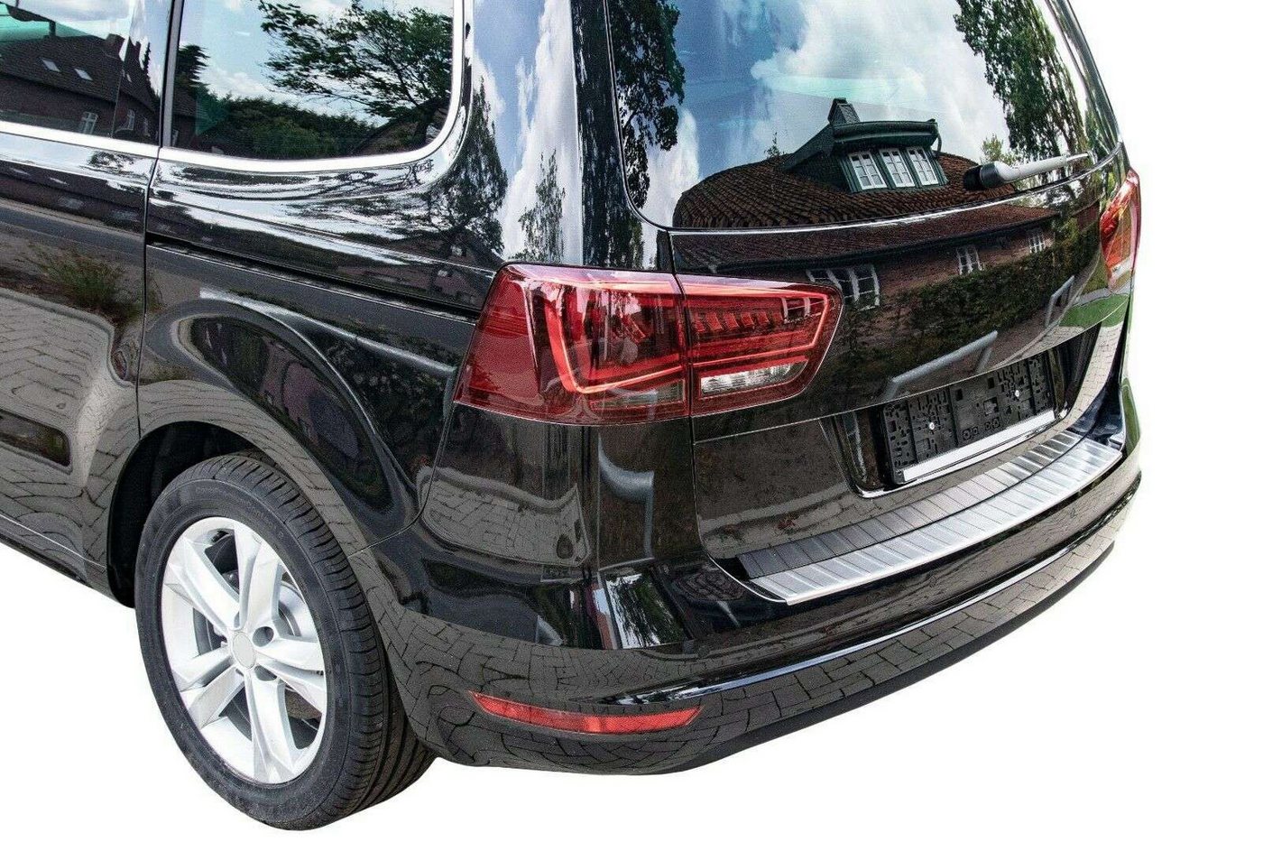 RECAMBO Ladekantenschutz für SEAT ALHAMBRA II , VW SHARAN II, ab 2010- Stoßstangenschutz, V2A rostfrei, Exklusive Optik, praktischer Schutz & perfekte Passform