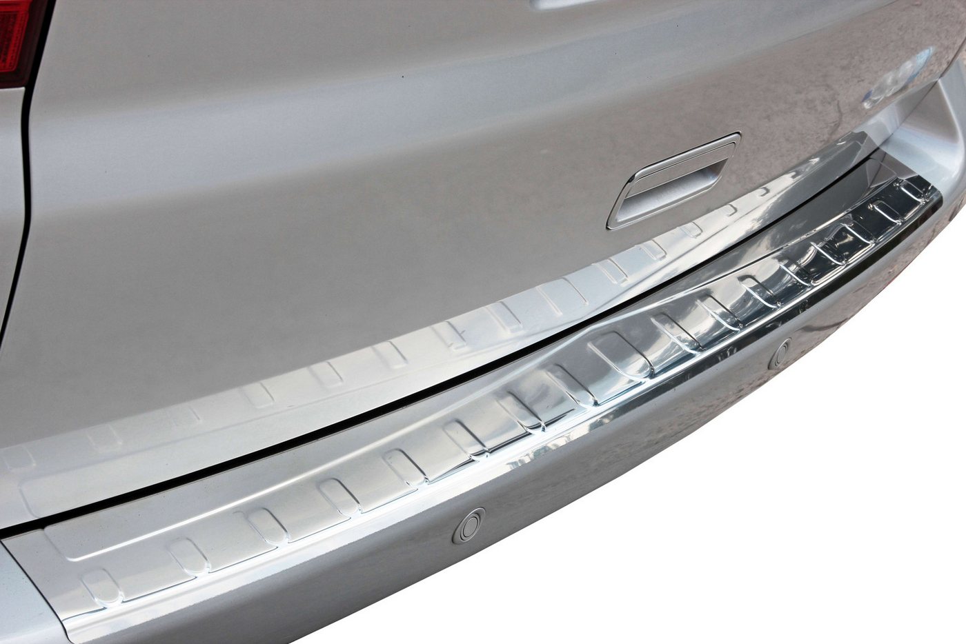 RECAMBO Ladekantenschutz für VW T5, VW T6, ab 2003- Stoßstangenschutz, V2A rostfrei, Exklusive Optik, praktischer Schutz & perfekte Passform