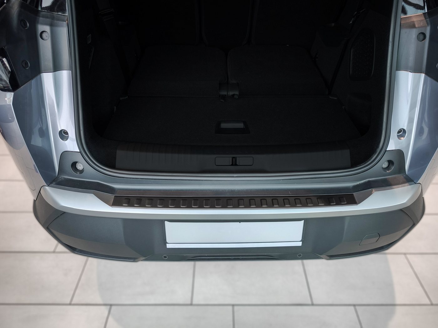tuning-art Ladekantenschutz L3164 Edelstahl passgenau für Peugeot 5008 3/ e-5008 3 2024- Bild 5