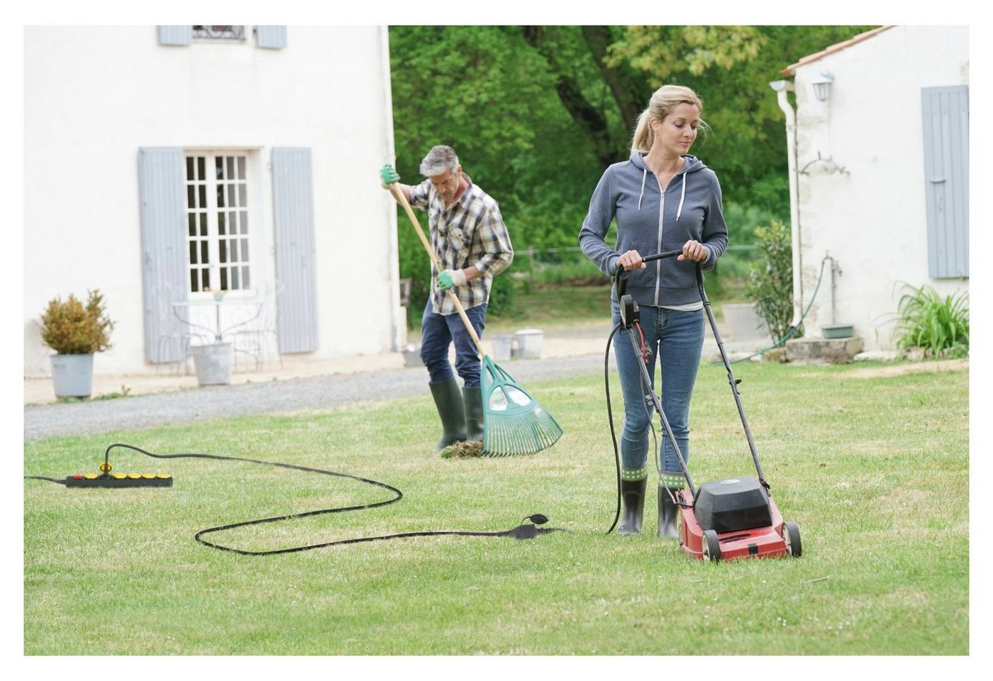 Stagecaptain Verlängerungskabel Aussenbereich 10m, IP44, H07RN-F Kabel (3x 1,5 mm) Verlängerungskabel, Schuko, Schutzkontakt (1000 cm), Gummiummantelt - Mit Kindersicherung und Abdeckkappe Bild 3