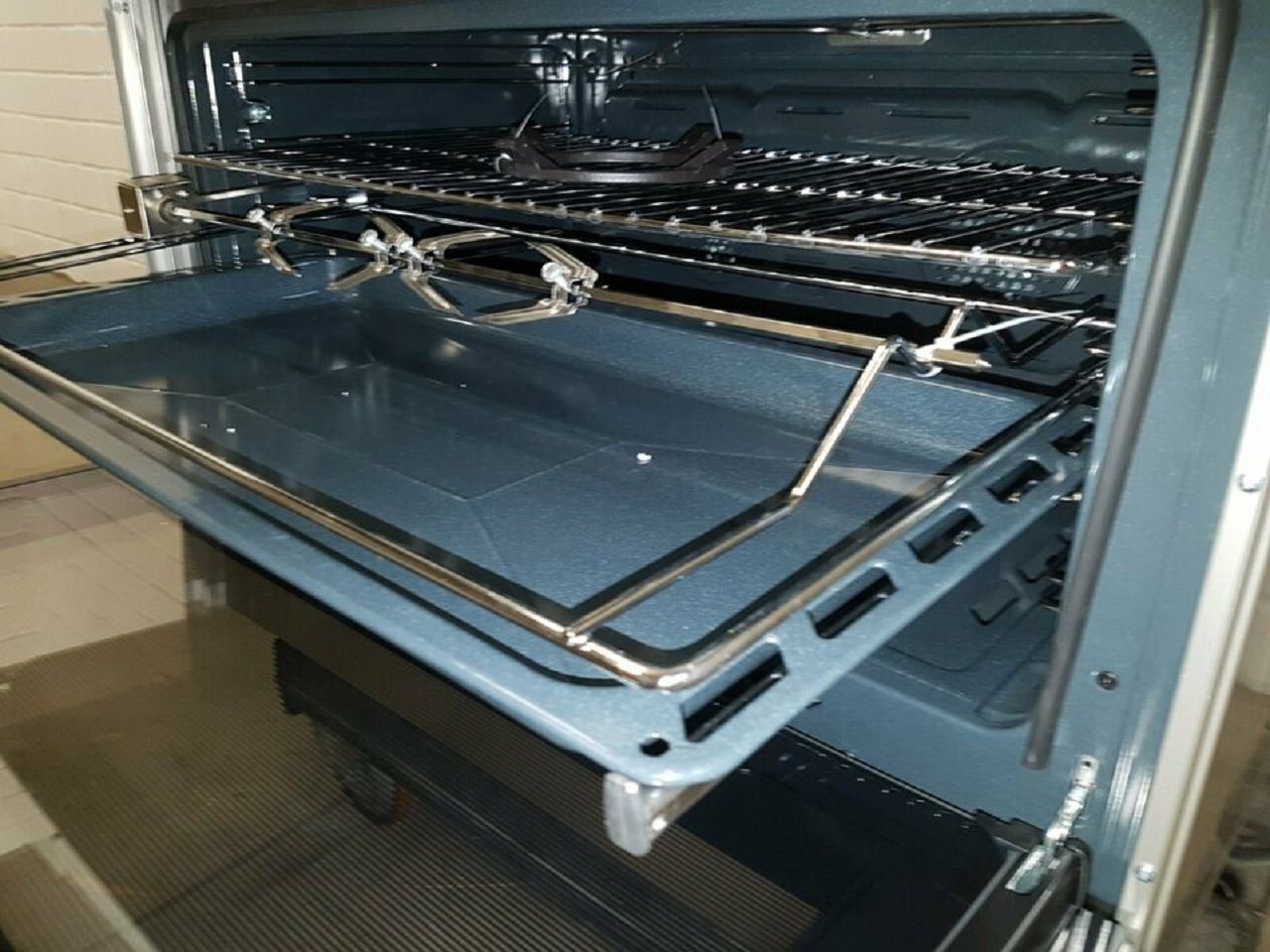 Gasline Gas-Standherd mit Elektro-Gas Backofen, Elektro Oberhitze + Gas Unterhitze, GAG90PINEX, mit 1-fach-Teleskopauszug, Vollzündsicherung, 90 cm breit mit WOK Brenner und Drehspieß Erdgas/Propangas Bild 3