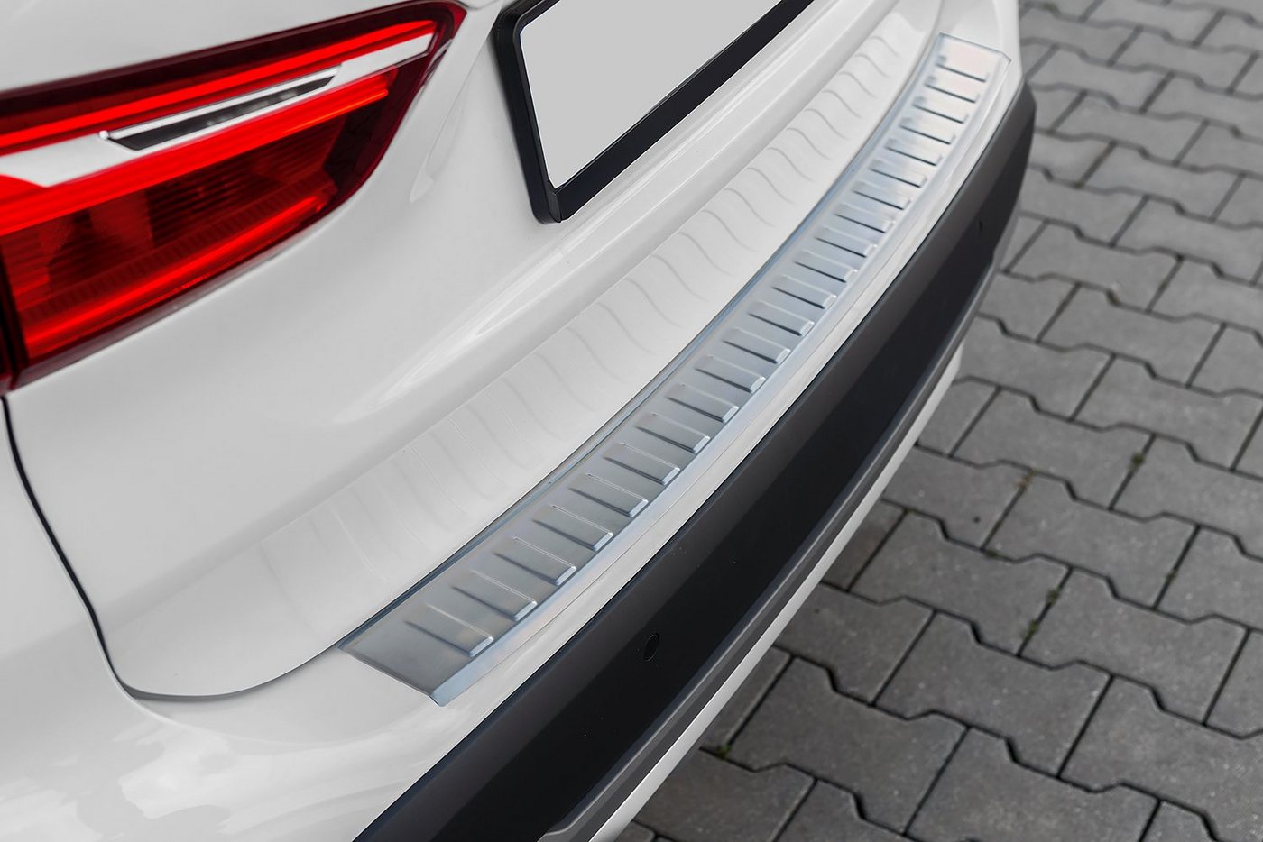 tuning-art Ladekantenschutz L196 Edelstahl passgenau für BMW X1 F48 2015-2022