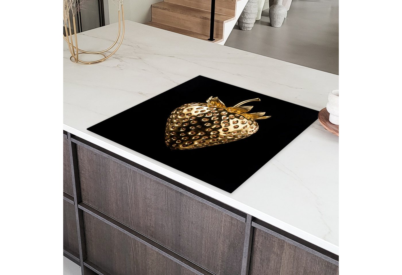 MuchoWow Herd-Abdeckplatte Erdbeere - Gold - Schwarz - Chrom, Vinyl, (1 tlg), Küche Herdabdeckung Ceranfeld Induktionsfeld Vinyl, 60x60 cm Bild 3