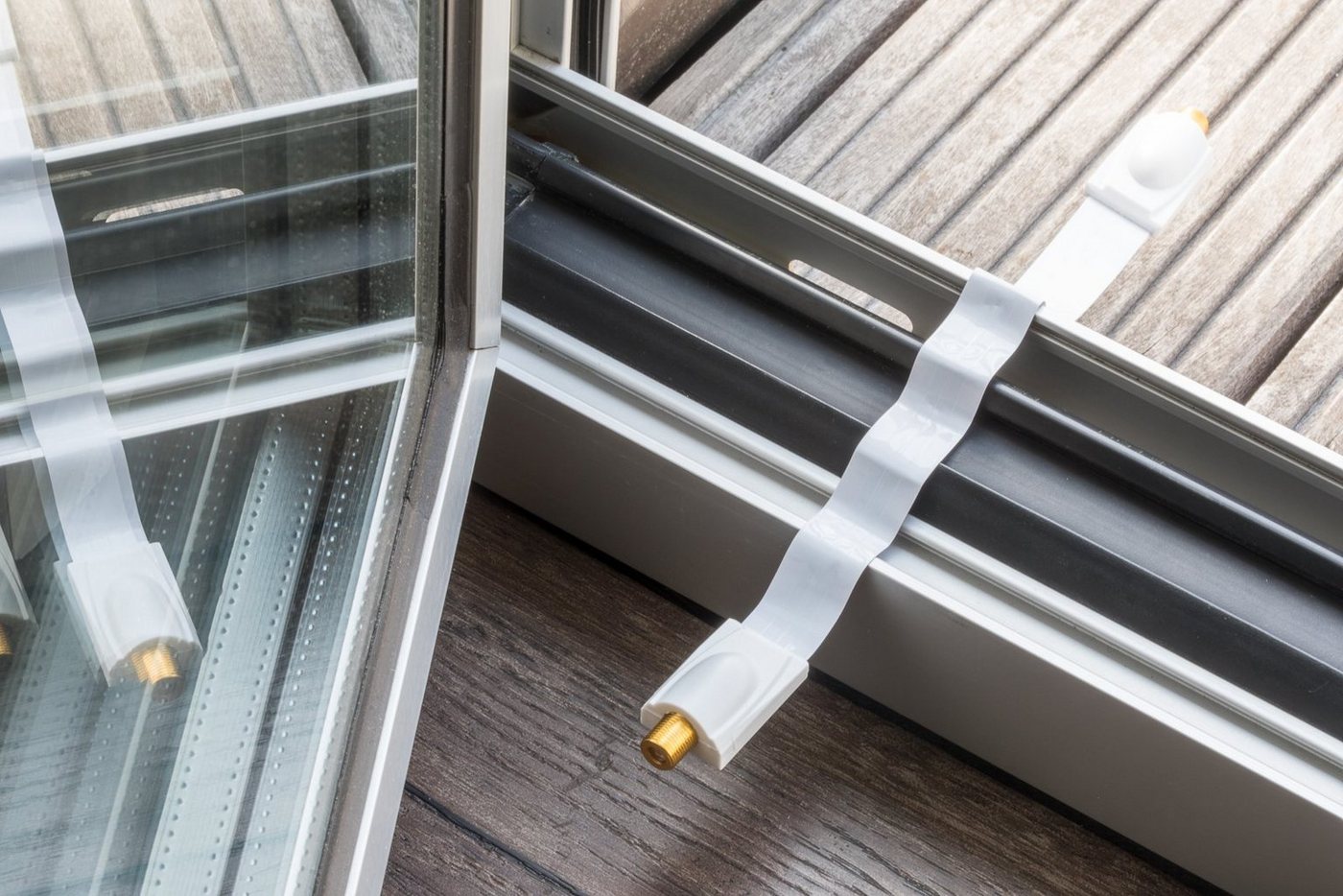 Poppstar SAT Fensterdurchführung (Koax Kabel flach 0,2mm) für Fenster & Türen SAT-Kabel, (28 cm), vergoldete Kontakte, weiß Bild 2