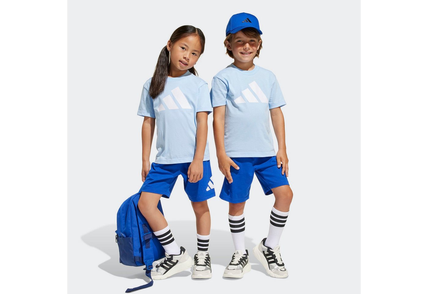 adidas Sportswear Trainingsanzug ESSENTIALS KIDS -SET (2-tlg), für Kinder, zweiteilig, aus Baumwolle Bild 4