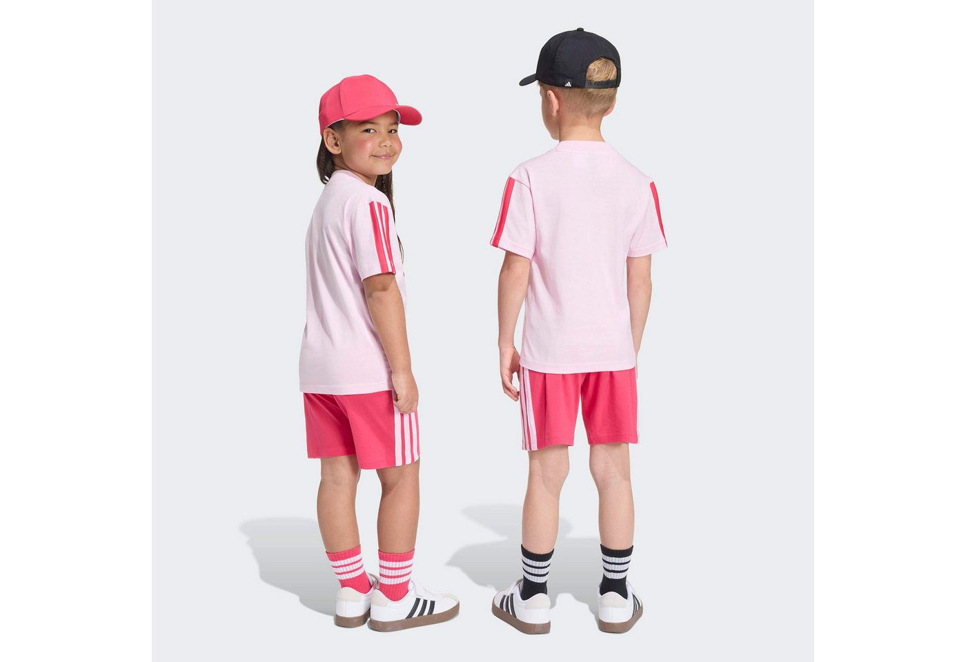 adidas Sportswear Trainingsanzug ESSENTIALS KIDS -SET (2-tlg), für Kinder, mit 2 Teilen, aus Baumwolle
