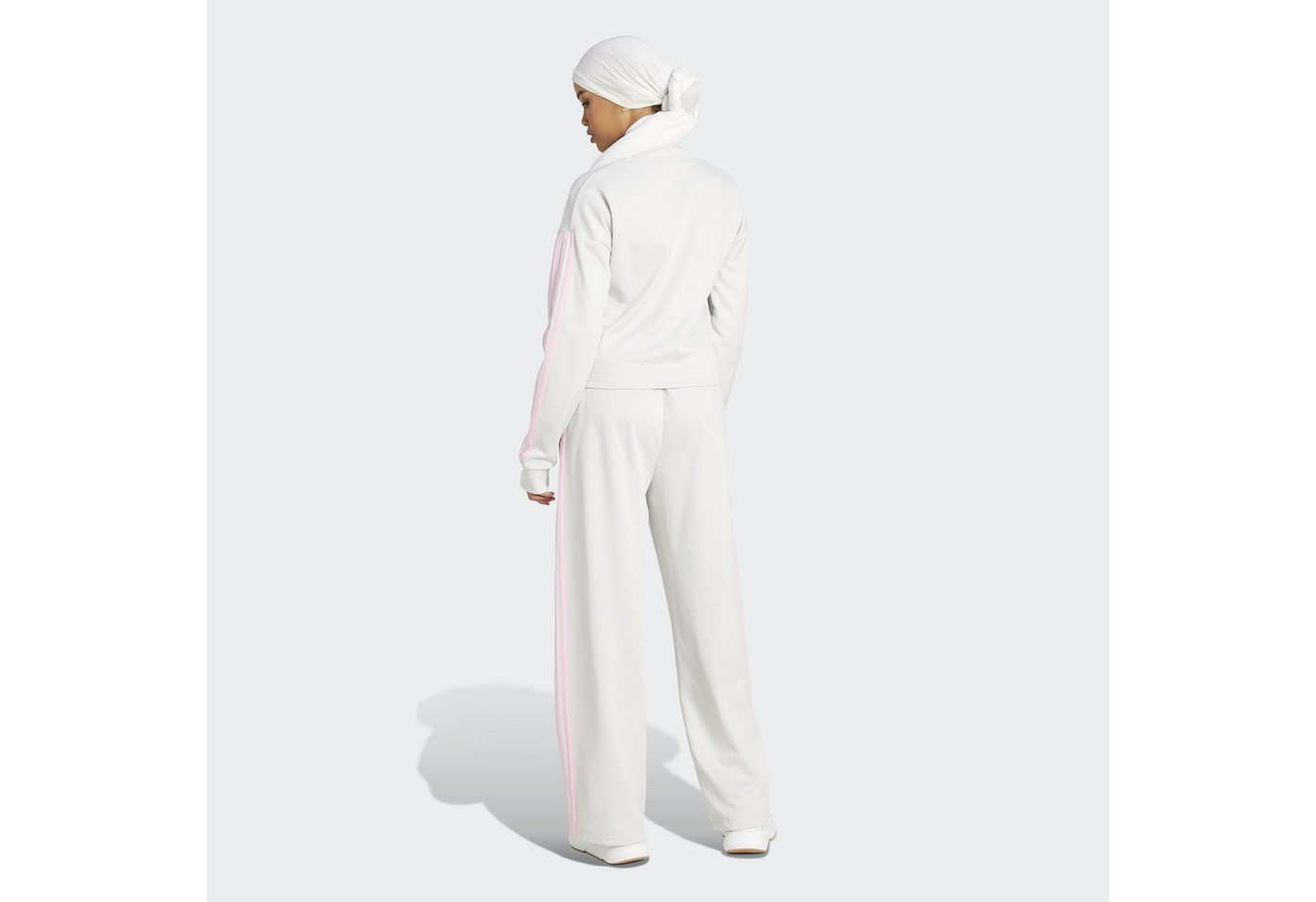 adidas Sportswear Trainingsanzug TEAMSPORT (2-tlg), Jacke schmal geschnitten, Hose regulär geschnitten, hoher Bund Bild 2