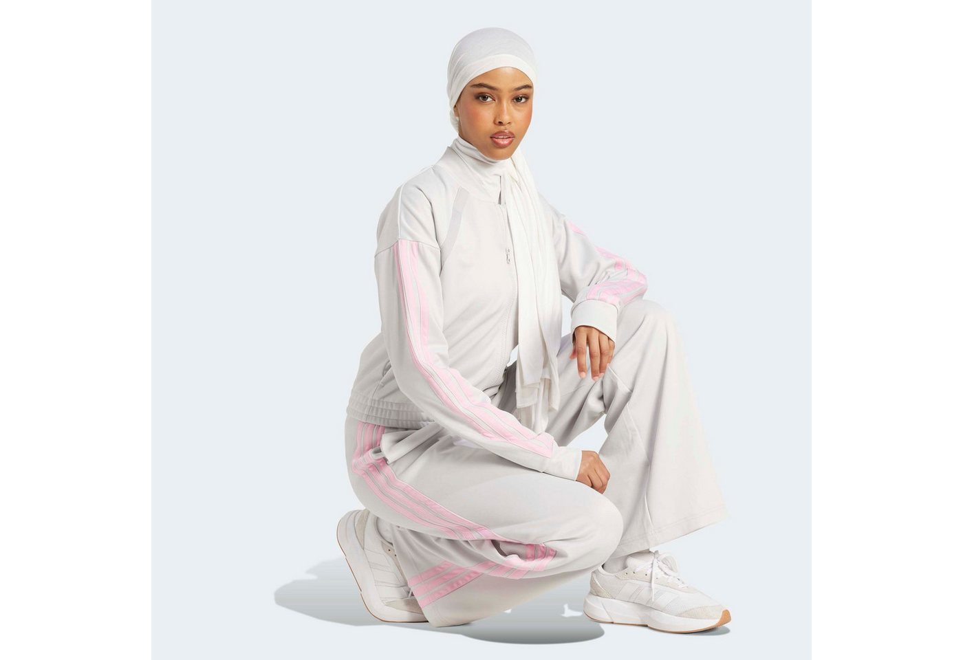 adidas Sportswear Trainingsanzug TEAMSPORT (2-tlg), Jacke schmal geschnitten, Hose regulär geschnitten, hoher Bund Bild 3