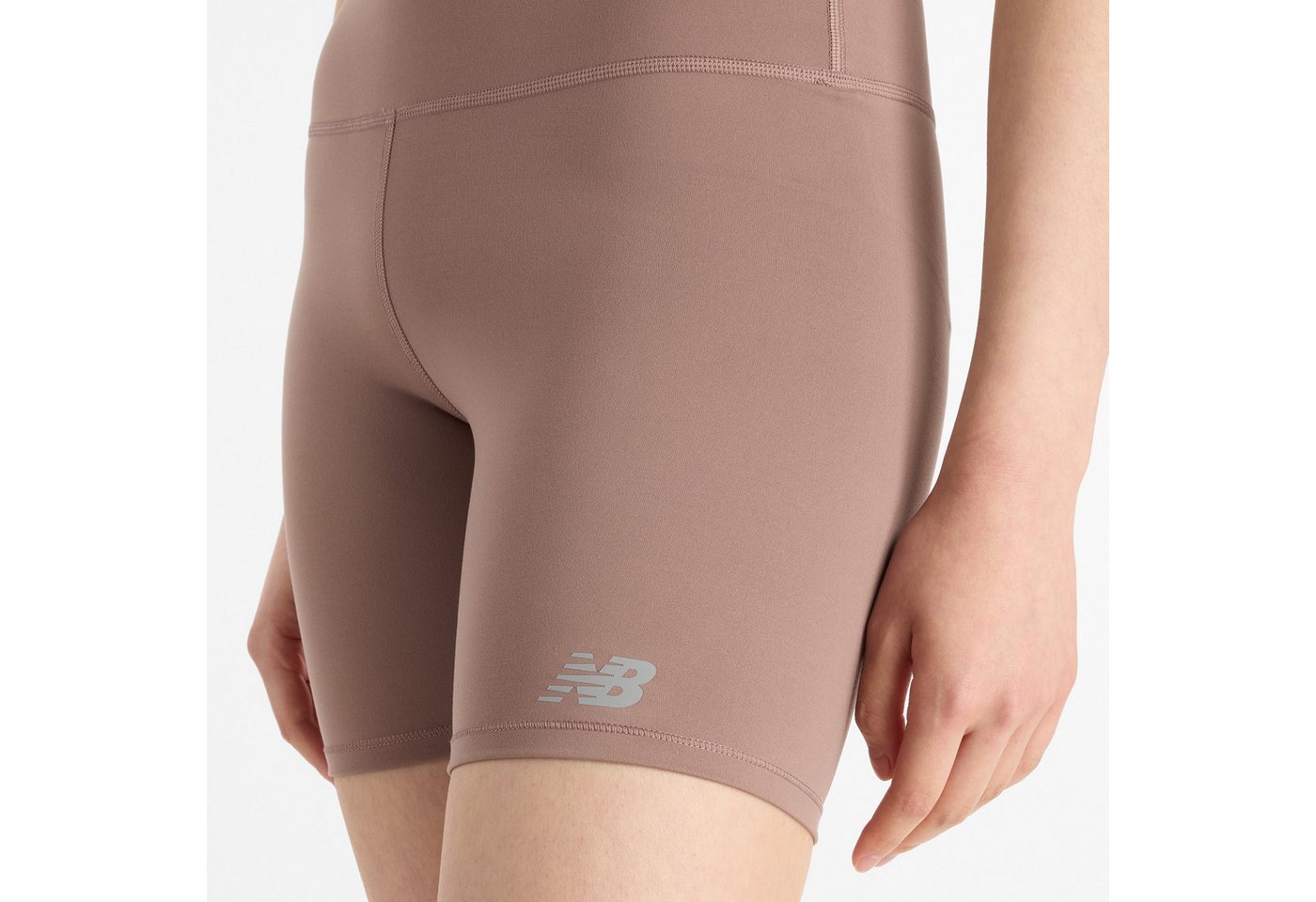 New Balance Laufshorts NB HARMONY HIGH RISE SHORT 6 für Fitness und sportliche Aktivitäten geeignet