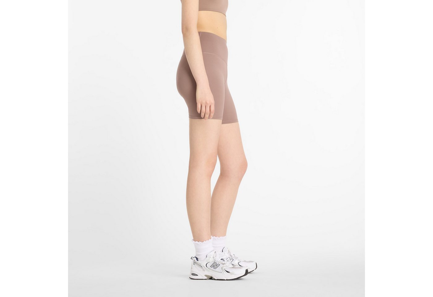 New Balance Laufshorts NB HARMONY HIGH RISE SHORT 6 für Fitness und sportliche Aktivitäten geeignet Bild 4