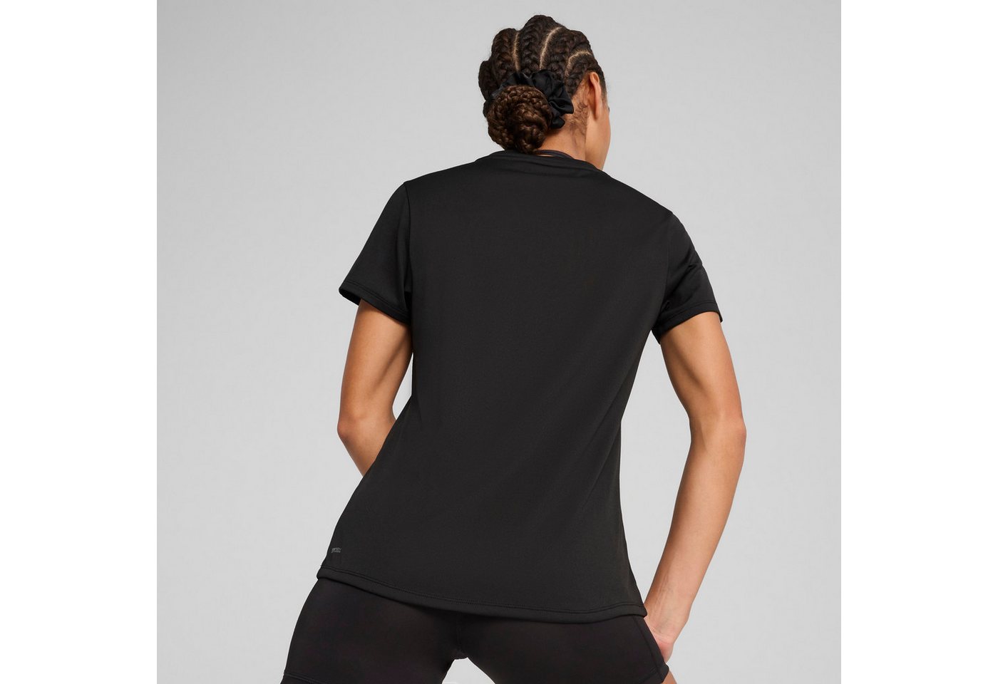 PUMA Trainingsshirt W TAD ESSENTIAL VNECK TEE mit DryCELL-Technologie, körperbetonter V-Ausschnitt, Kurzarmdesign Bild 5