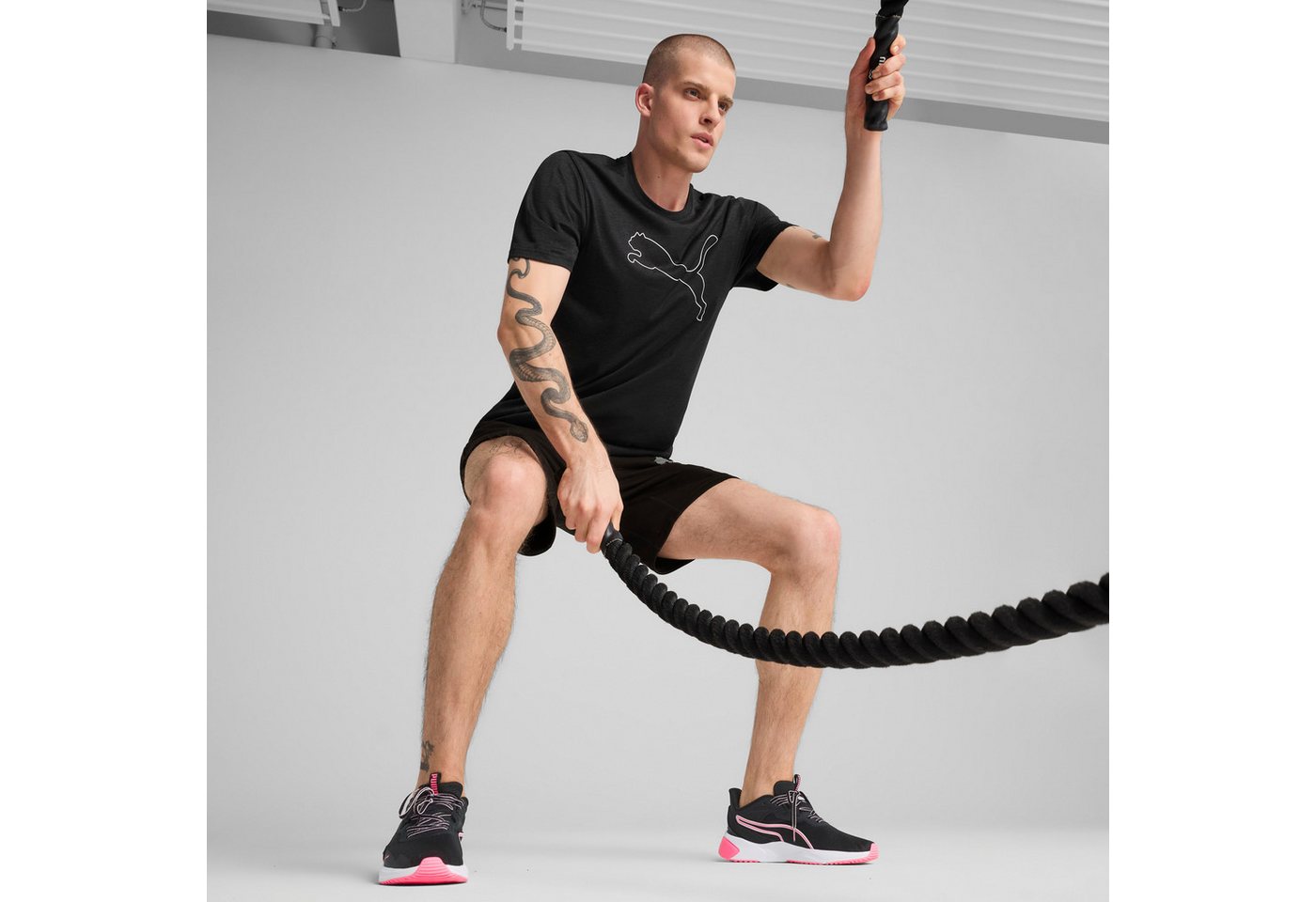 PUMA Trainingsshirt M TAD ESSENTIAL HEATHER CAT TEE (CF LARGE CAT) mit Rundhalsausschnitt, mit Kurzarm, für sportliche Aktivitäten Bild 3
