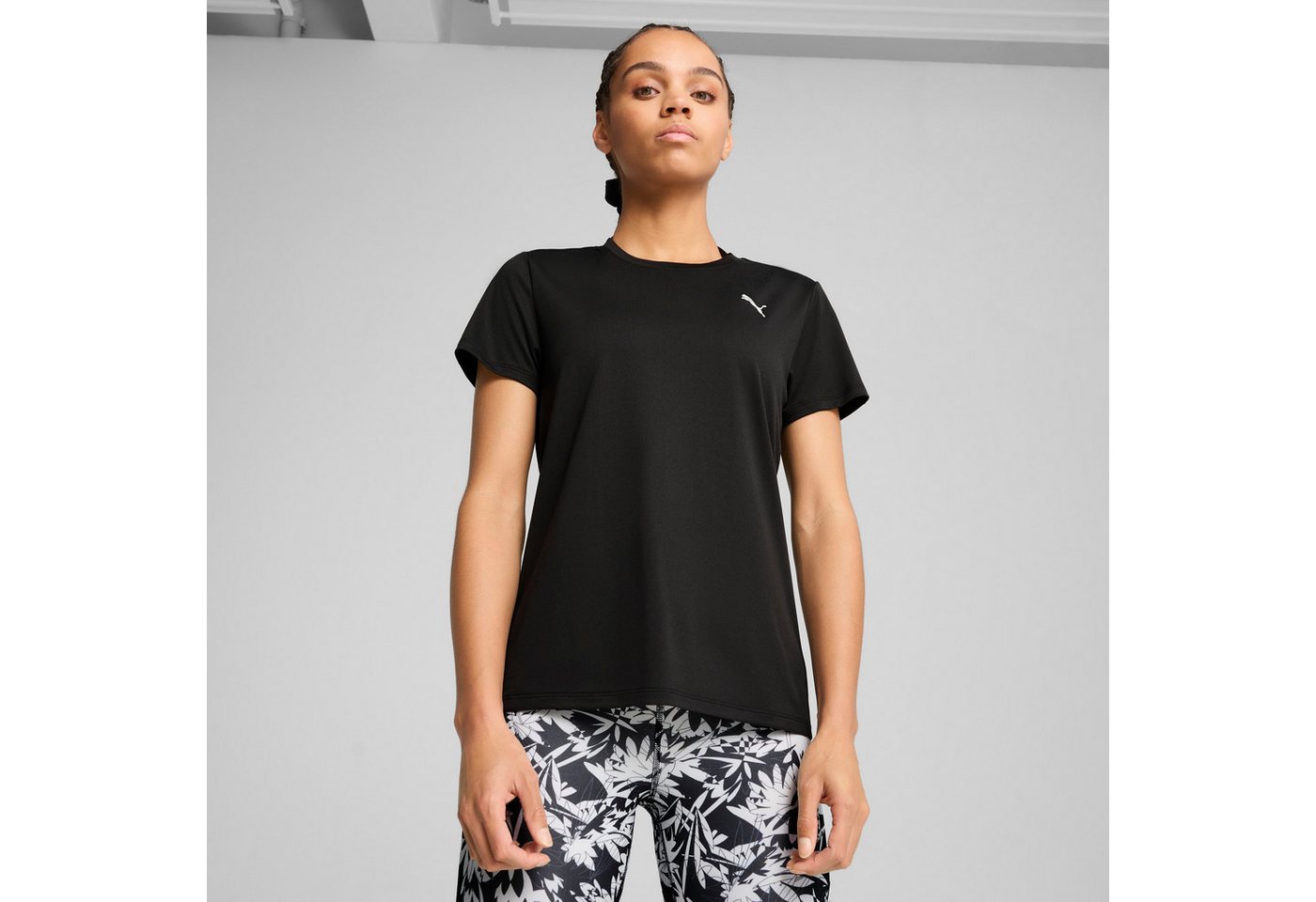 PUMA Trainingsshirt W TAD ESSENTIAL CREW TEE Regular Fit, mit Rundhalsausschnitt, mit seitlichen Schlitzen