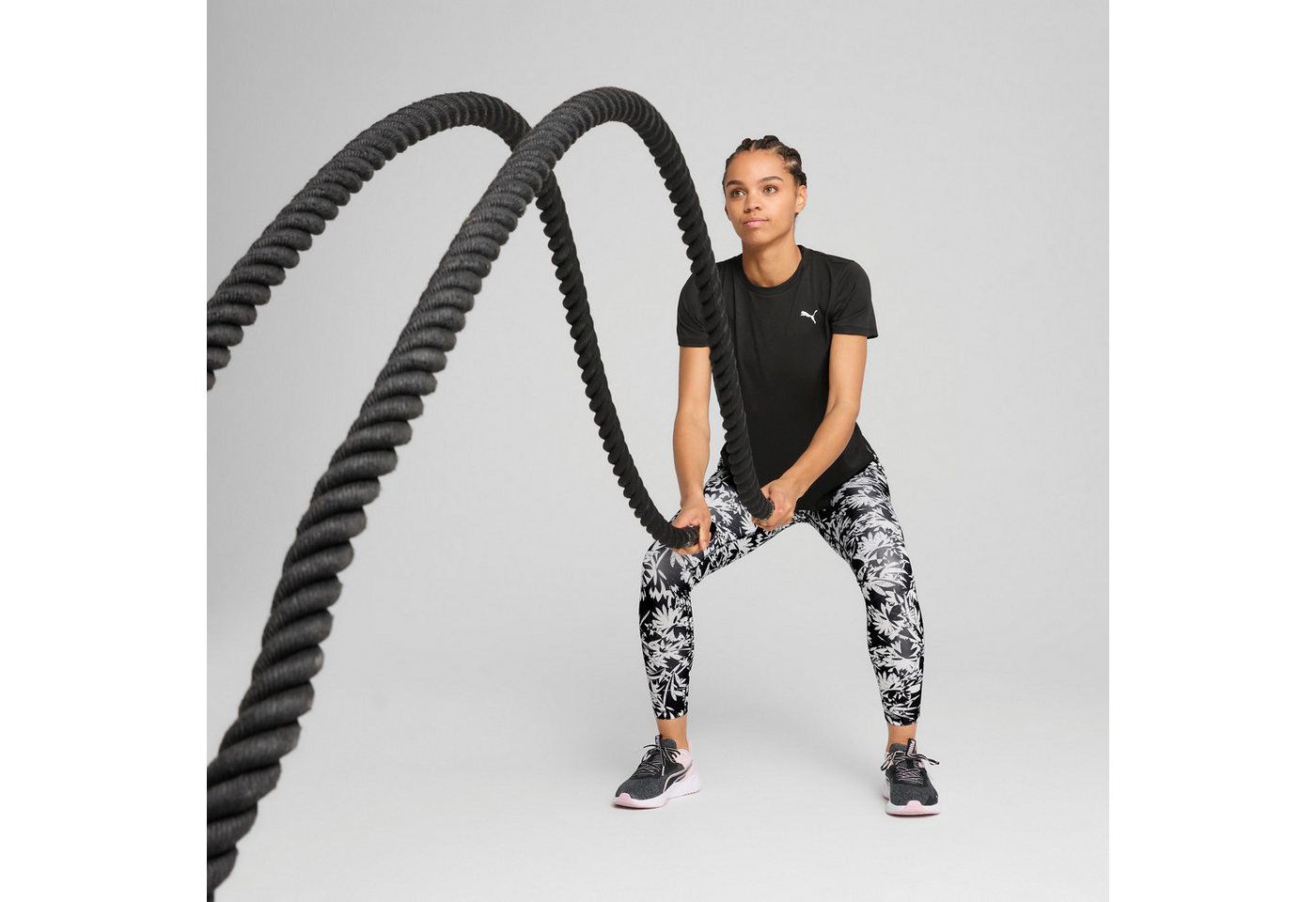 PUMA Trainingsshirt W TAD ESSENTIAL CREW TEE Regular Fit, mit Rundhalsausschnitt, mit seitlichen Schlitzen Bild 3