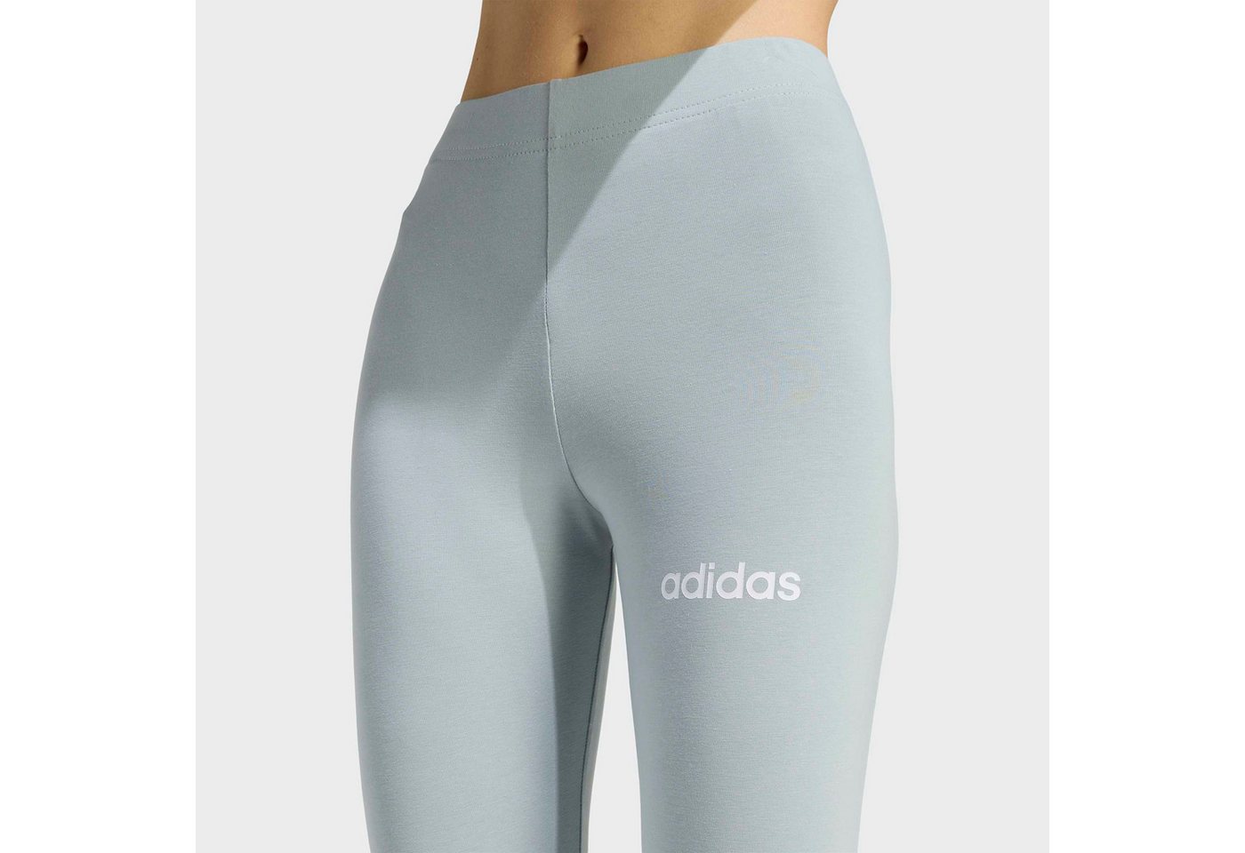 adidas Sportswear Trainingsanzug W LEISURE TS (2-tlg), zweiteiliges Set, für Erwachsene, aus Baumwolle Bild 4