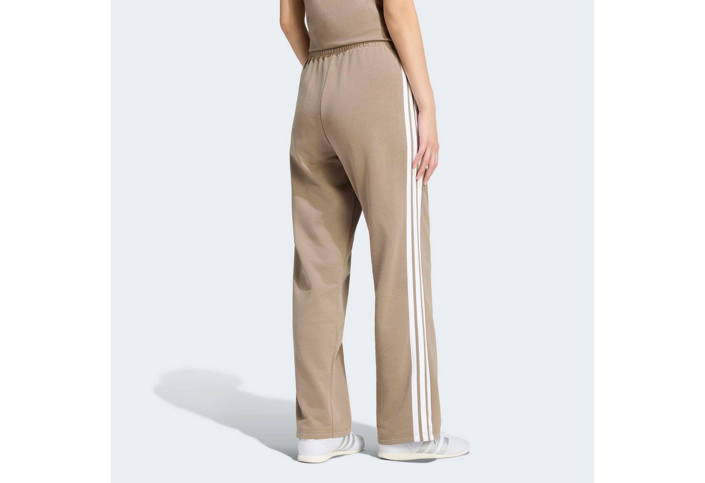 adidas Sportswear Sporthose ESSENTIALS 3-STREIFEN OPEN HEM FRENCH TERRY Reguläre Passform, aus weichem French Terry Bild 3