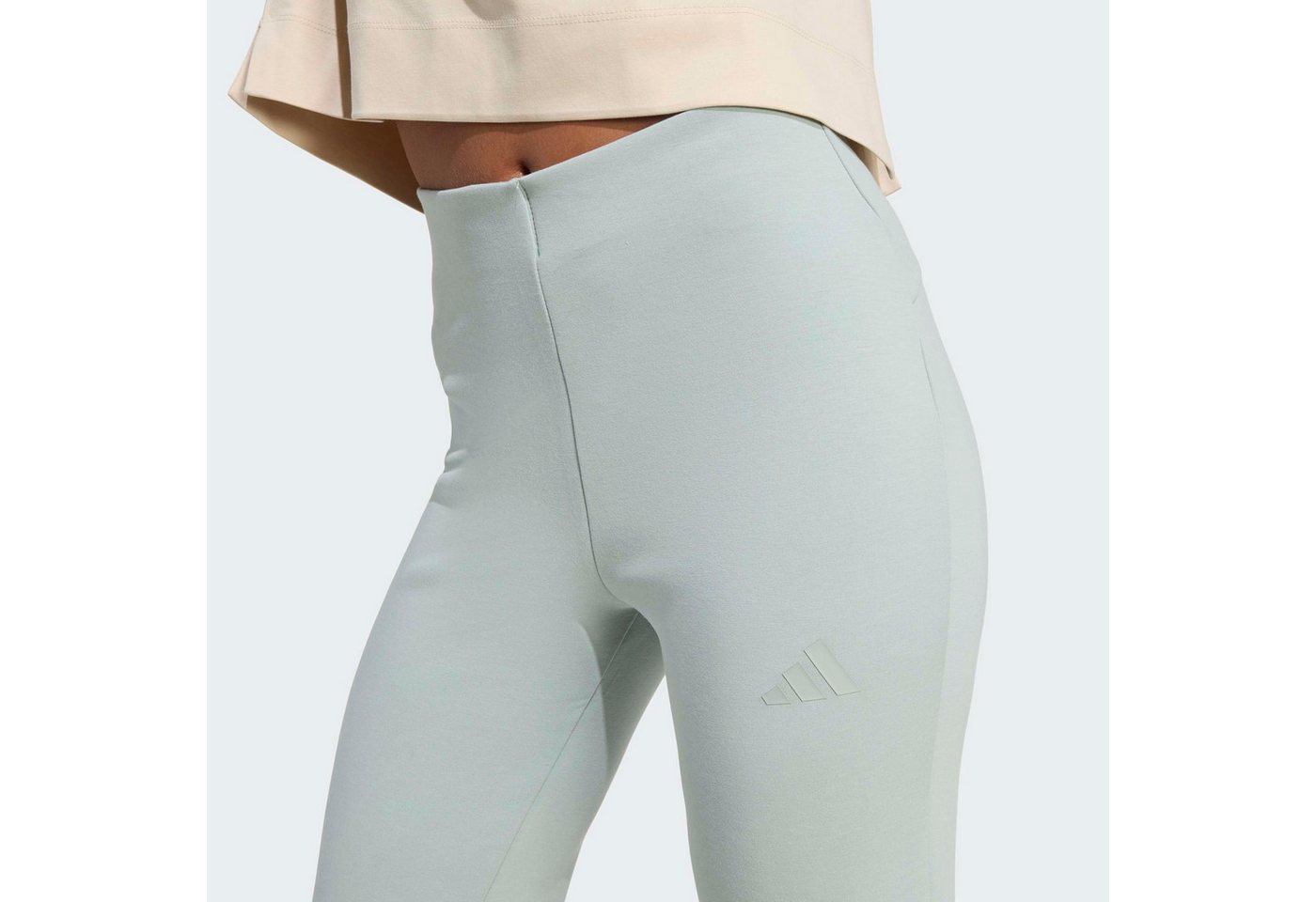 adidas Sportswear Sporthose SOFT LUX AUSGESTELLTE für Erwachsene, mit normal-weiter Form, aus Polyester