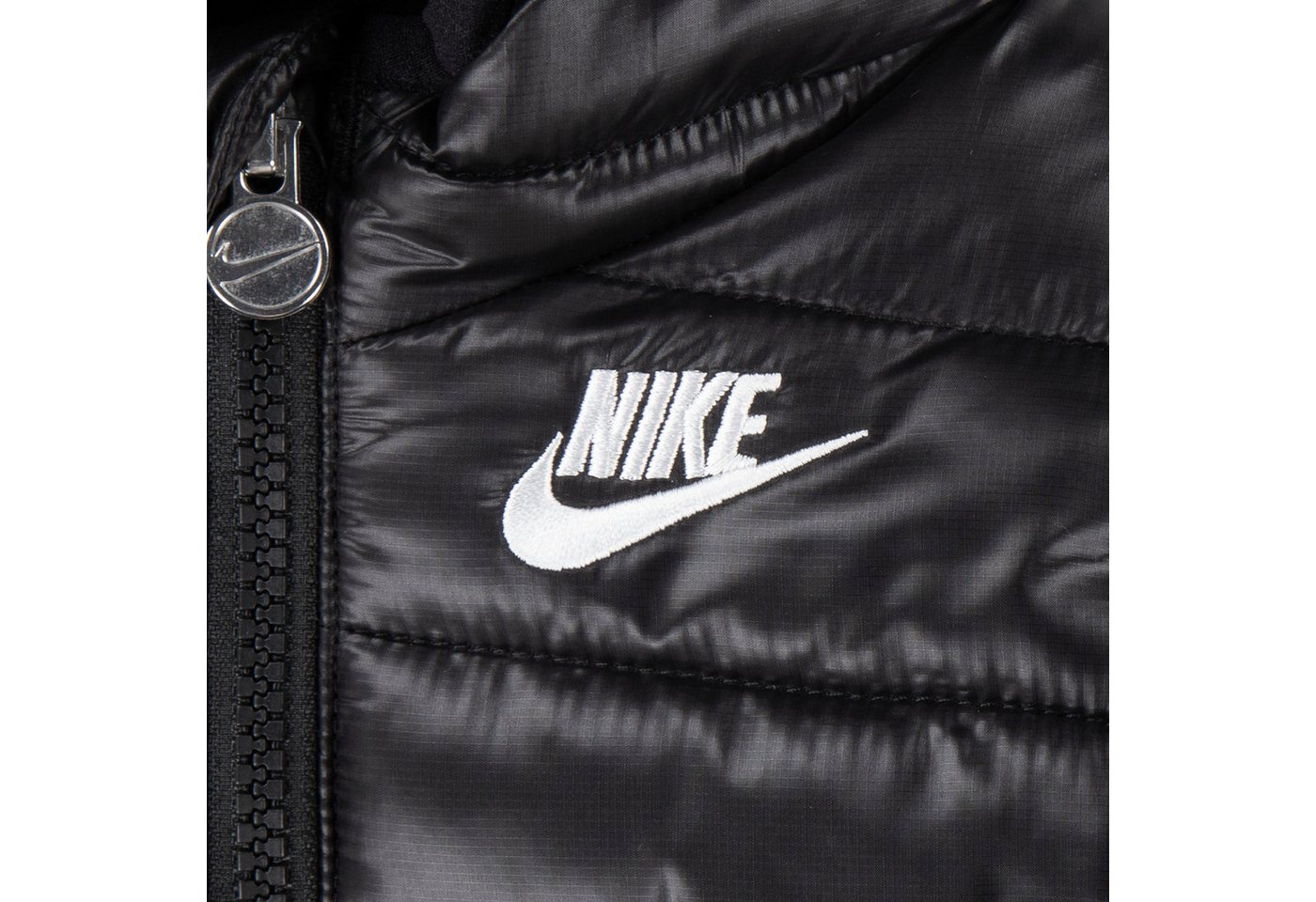 Nike Sportswear Schneeoverall NKN NIKE SOLID BABY SNOWSUIT wattiertes Design, mit integrierter Kapuze, aus Polyester