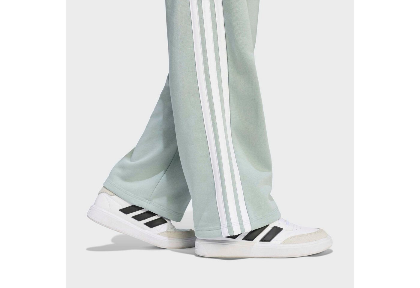 adidas Sportswear Sporthose ESSENTIALS für Kinder, aus Baumwolle, mit Gummizug, normal-weite Passform Bild 4