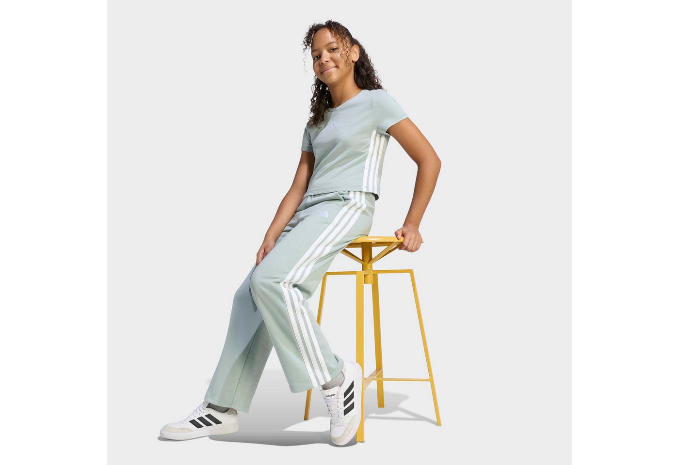 adidas Sportswear Sporthose ESSENTIALS für Kinder, aus Baumwolle, mit Gummizug, normal-weite Passform Bild 5