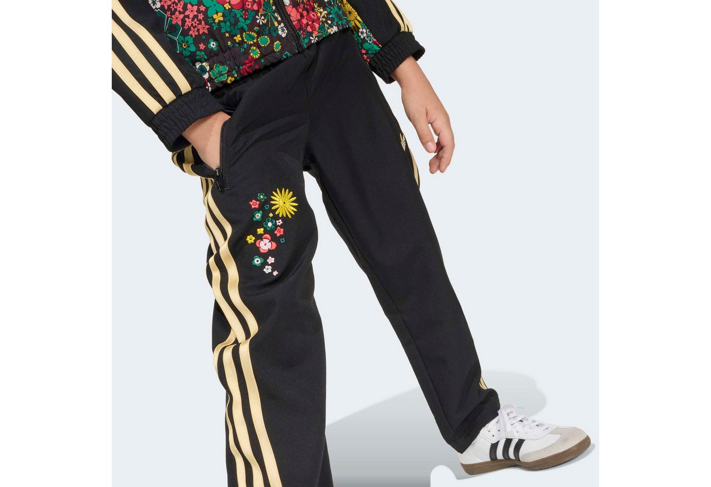adidas Originals Trainingsanzug WOVEN TS (2-tlg), adidas Originals x Liberty London Collaboration Bild 5