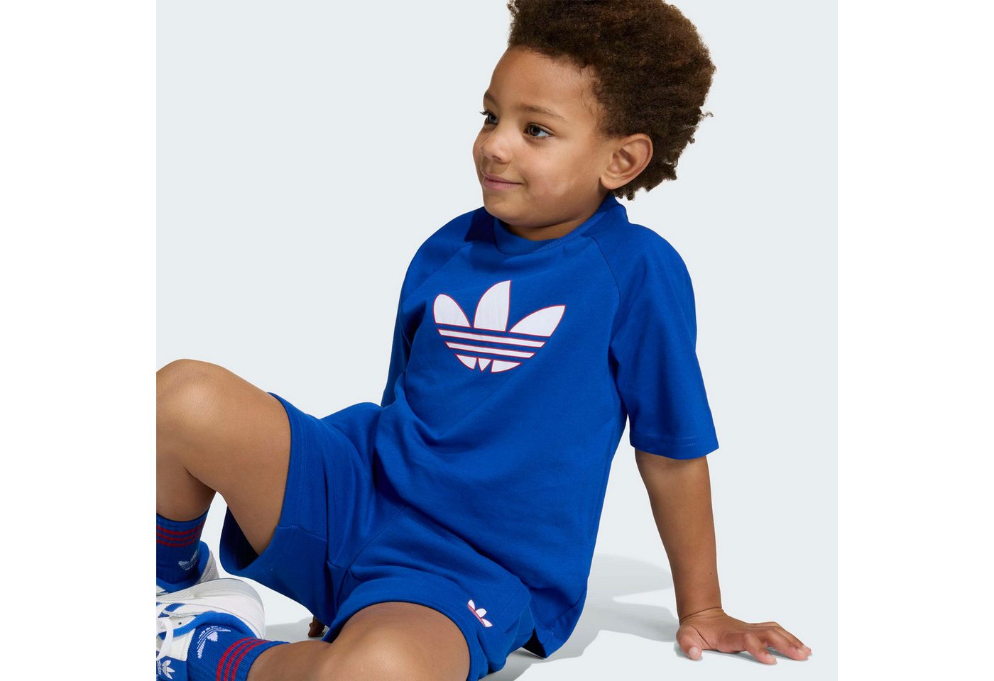 adidas Originals Trainingsanzug LOCKERES KURZES -SET MIT TREFOIL (2-tlg), für Kinder, mit 2 Teilen, aus Baumwolle, neutraler Schnitt
