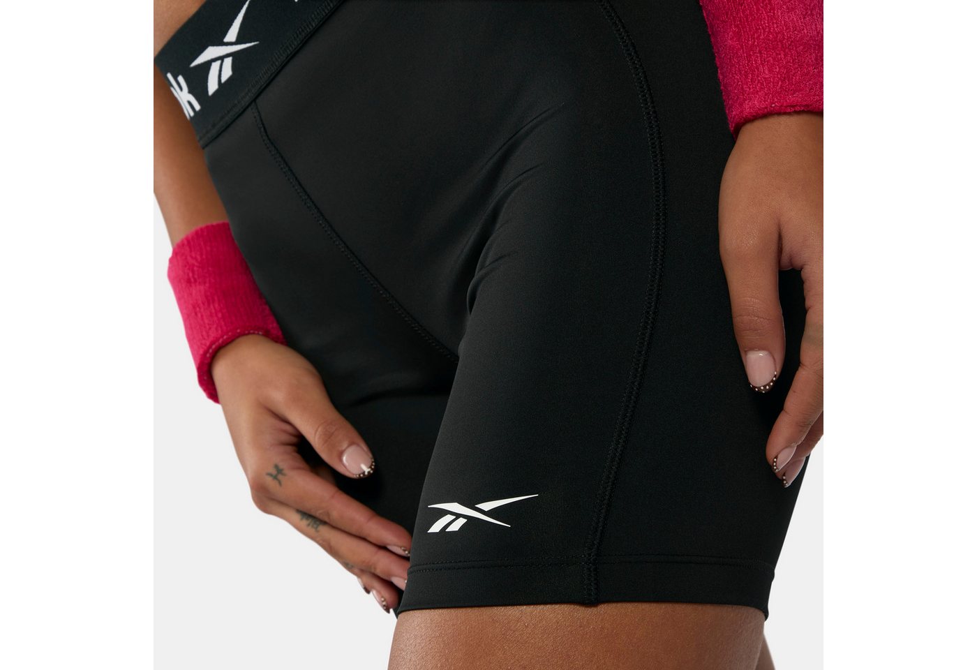 Reebok Trainingsshorts ID TRAIN RUCHED BIKER SHORTS aus Polyester und Elasthan, bequeme Passform, in den Größen XS bis XXL Bild 3