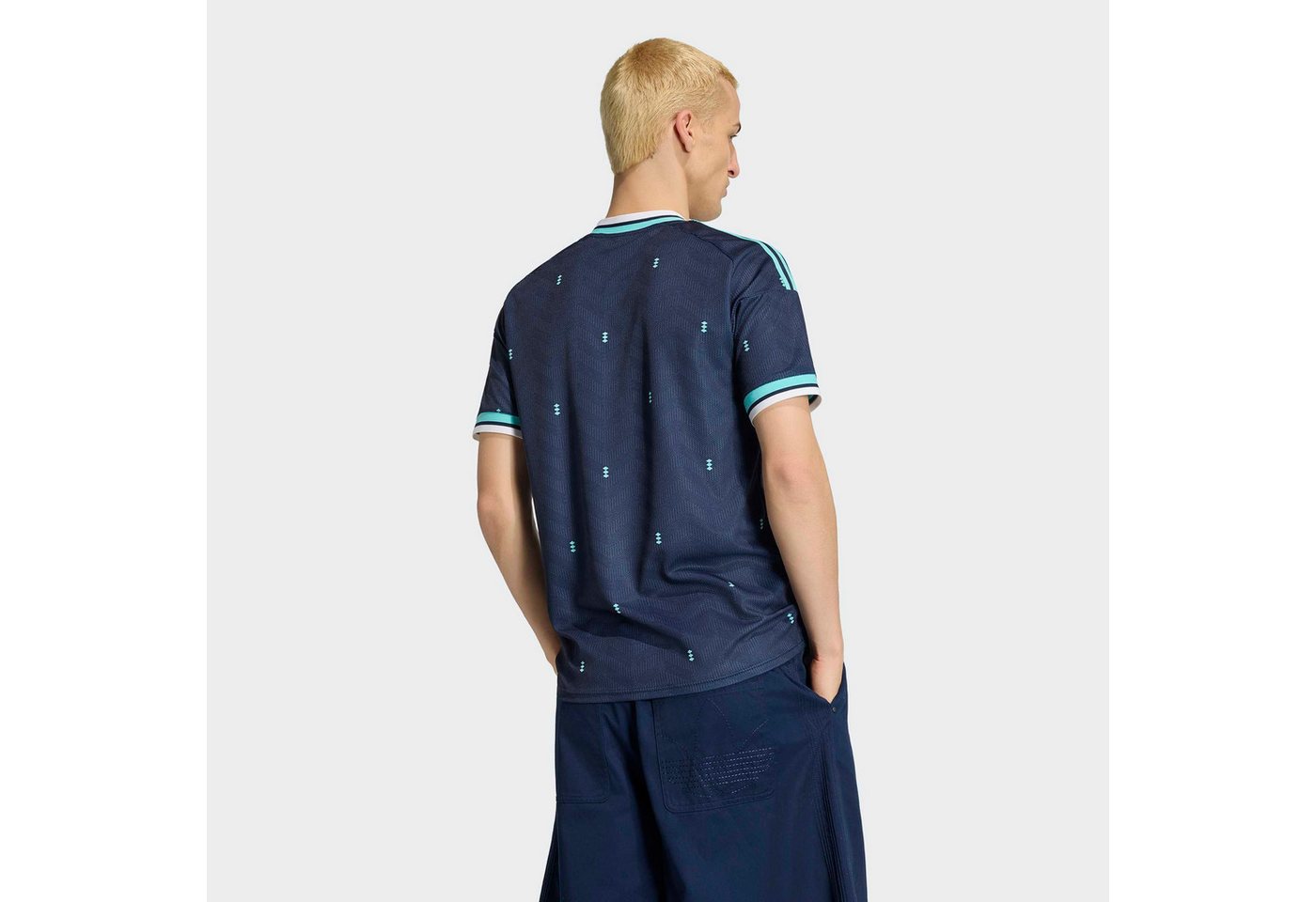 adidas Performance Fußballtrikot DEUTSCHLAND 26 AUSWÄRTSTRIKOT mit Climacool® Technologie, mit V-Ausschnitt, mit geripptem Bund Bild 5