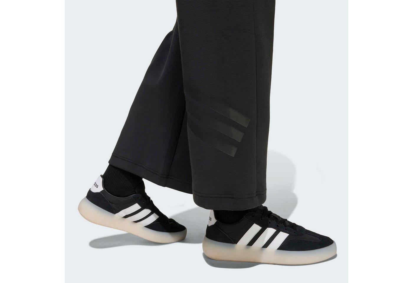 adidas Sportswear Sporthose FUTURE ICONS 3-STREIFEN MIT WEITEM BEIN Bild 2